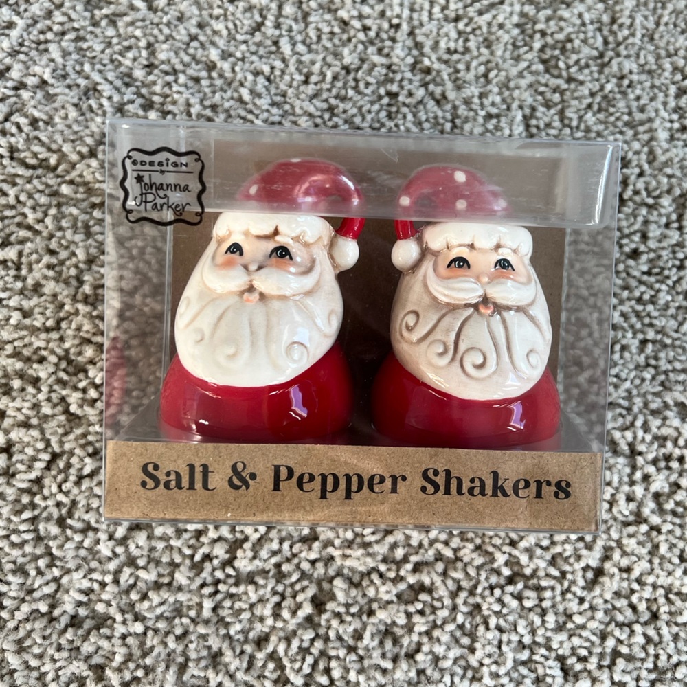 Santa Claus Salt & Pepper Shakers